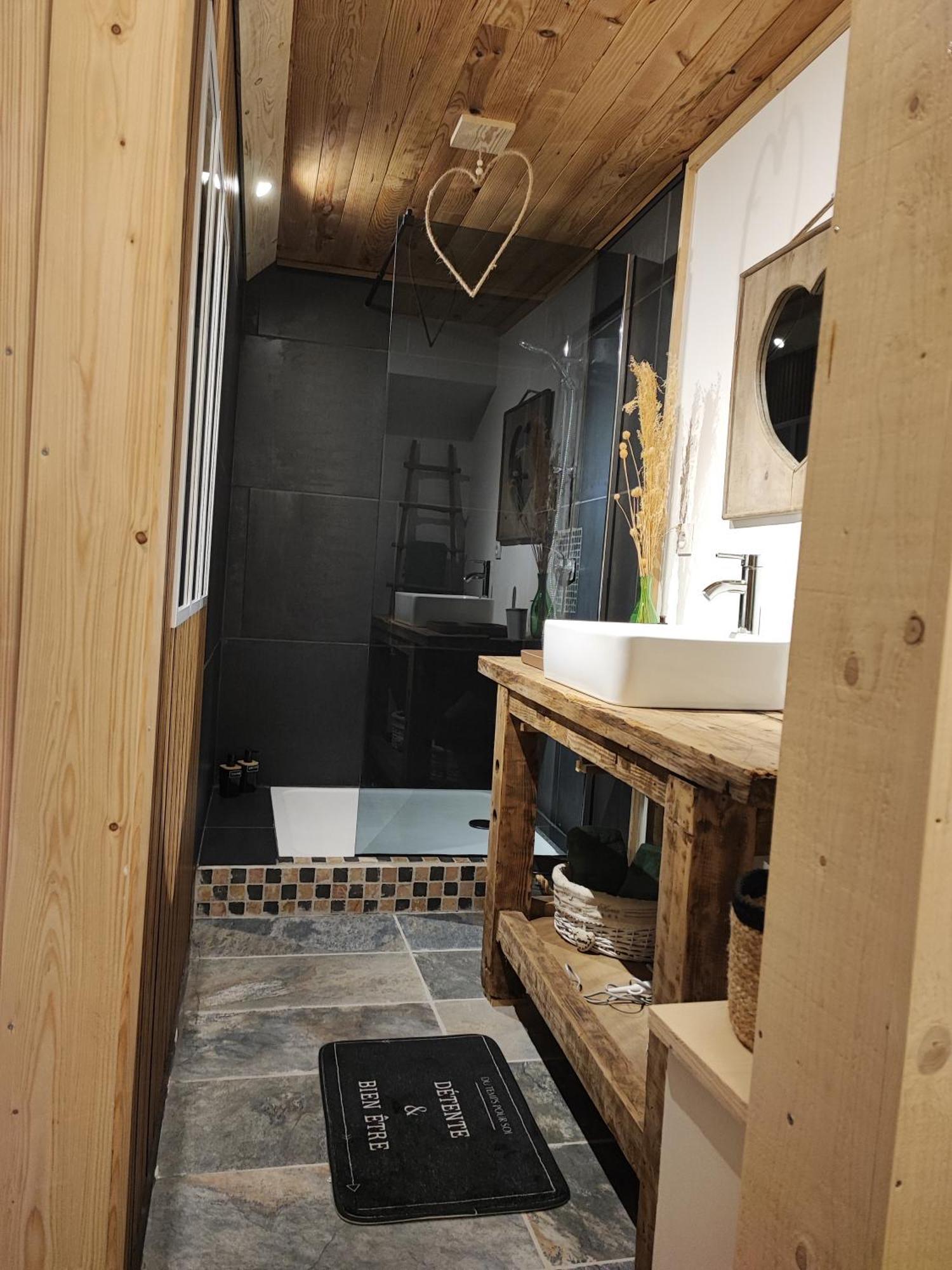 Appartement Chez Marie Et Aymeric Bages  Exterior foto